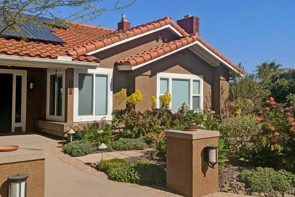 Common-Signs-Indicating-its-Time-to-Repaint-Your-Home