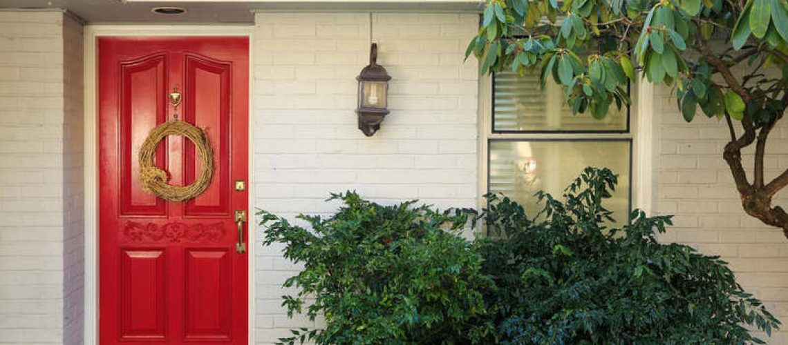 The Benefits of Painting a Brick Home
